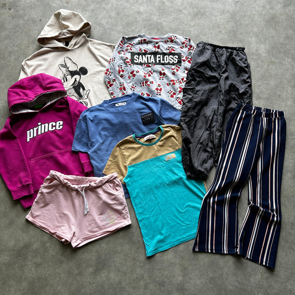 Vegyes Gyerek Ruha (130CM-TŐL) - 10 KG